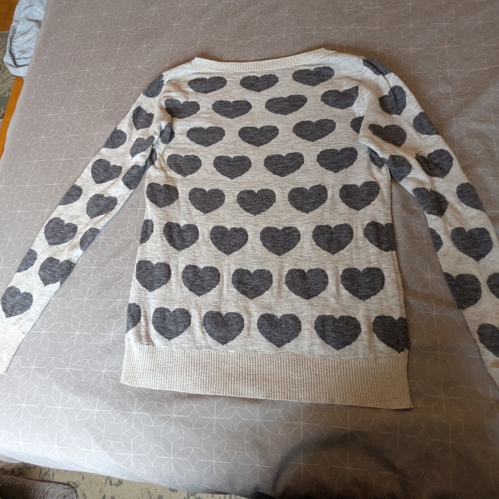 Heart Patterned Sweater - Gray - Picture 2 of 7